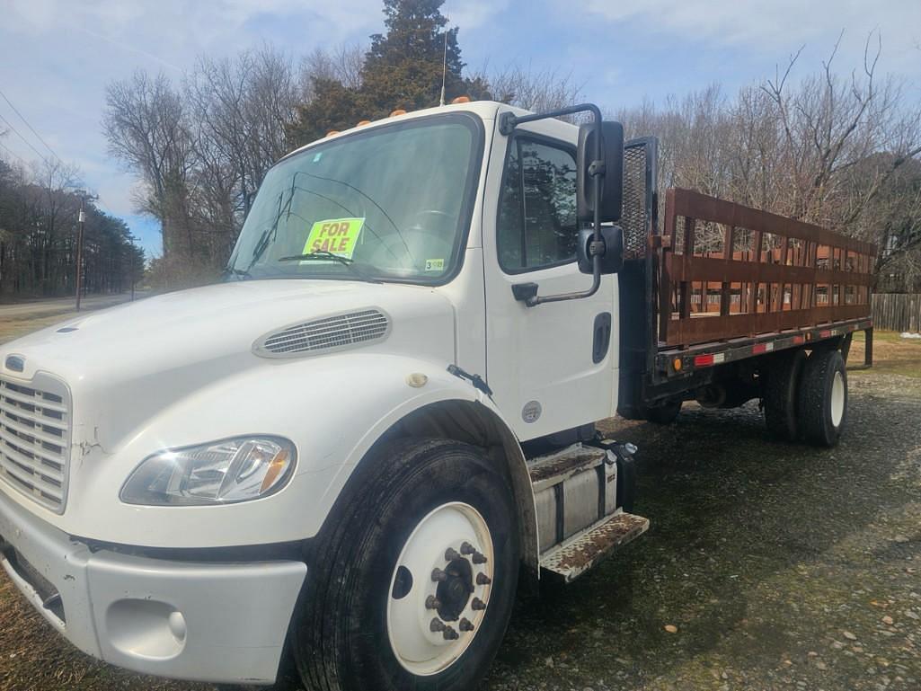 Image of Freightliner M2 106 Primary image