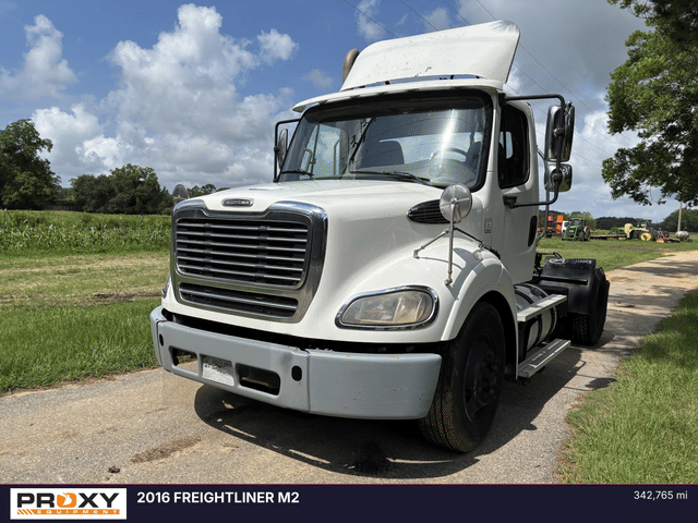 Image of Freightliner M2 112 equipment image 1