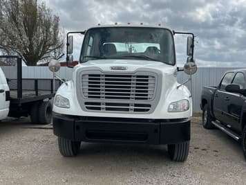 Main image Freightliner M2 112
