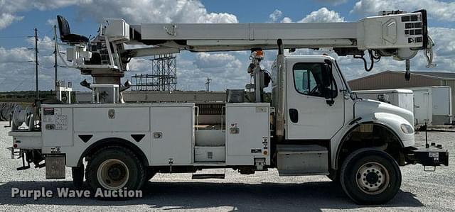 Image of Freightliner M2 equipment image 3