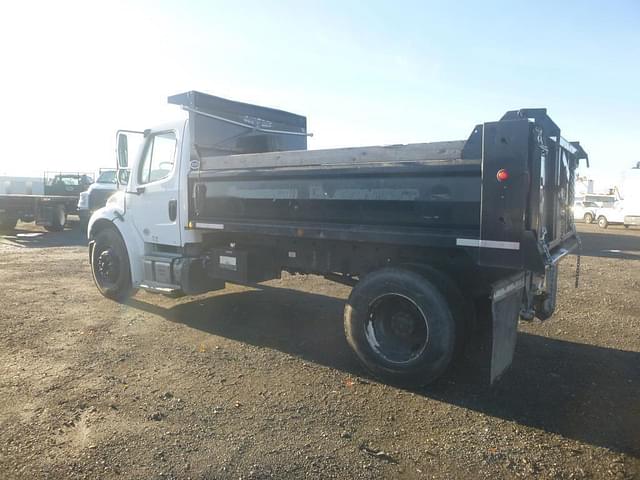 Image of Freightliner M2 equipment image 3