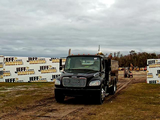 Image of Freightliner M2 equipment image 1