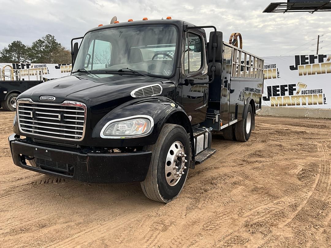 Image of Freightliner M2 Primary image