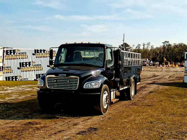 Image of Freightliner M2 equipment image 1