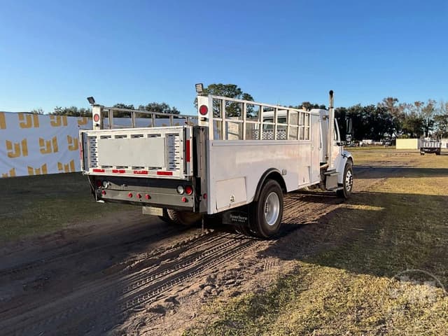 Image of Freightliner M2 equipment image 4