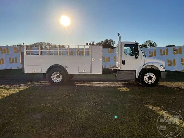 Image of Freightliner M2 equipment image 3