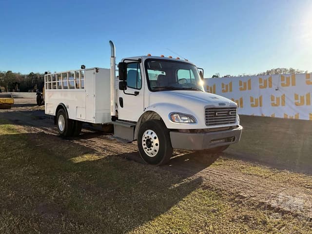 Image of Freightliner M2 equipment image 2