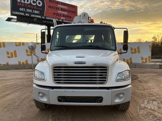 Image of Freightliner M2 equipment image 1