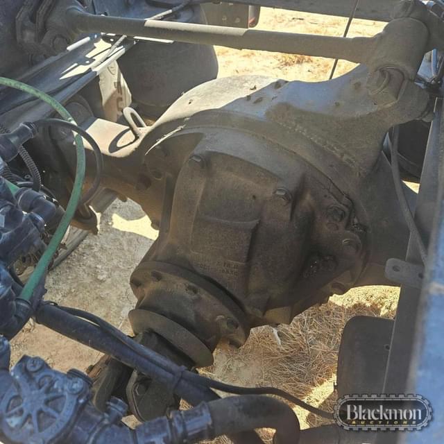 Image of Freightliner M2 equipment image 2
