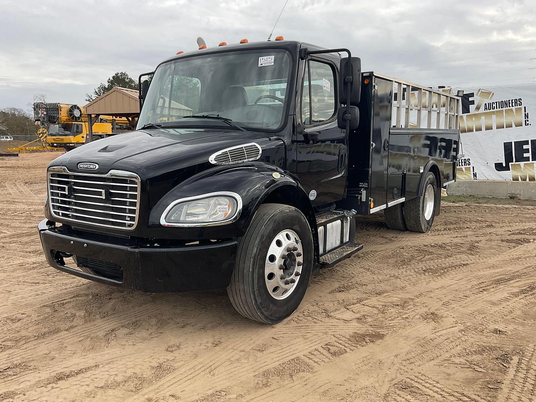 Image of Freightliner M2 Primary image