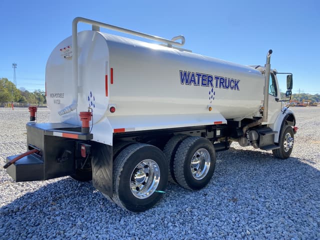 Image of Freightliner M2 equipment image 2