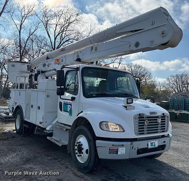 Image of Freightliner M2106 equipment image 2