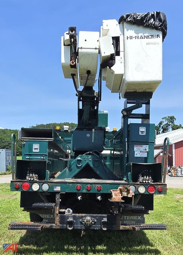 Image of Freightliner M2 106 equipment image 2