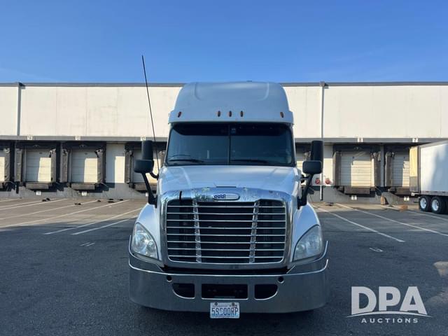 Image of Freightliner 125 equipment image 1