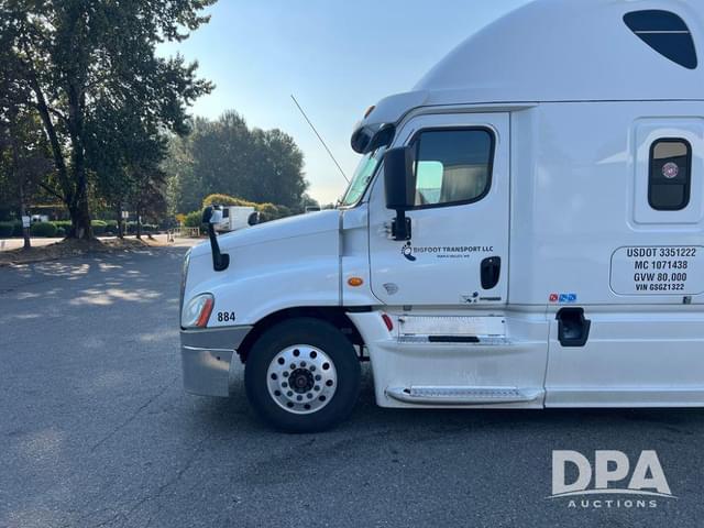 Image of Freightliner 125 equipment image 2