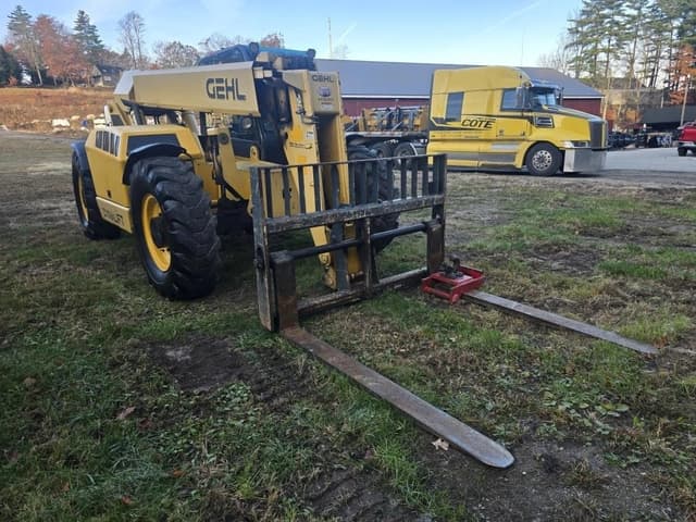 Image of Gehl DL12-40 equipment image 2