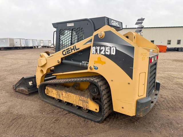 Image of Gehl RT250 equipment image 2