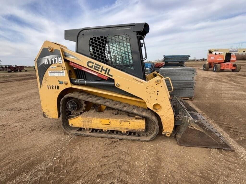 2016 Gehl RT175 Equipment Image0