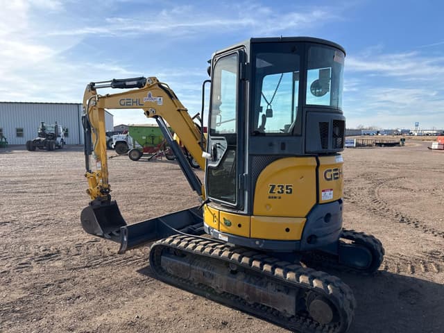 Image of Gehl Z35 equipment image 2