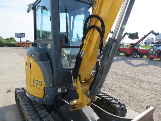 Image of Gehl Z35 GEN2 equipment image 1