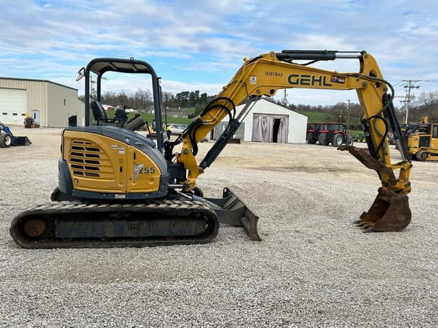 Image of Gehl Z55 equipment image 4