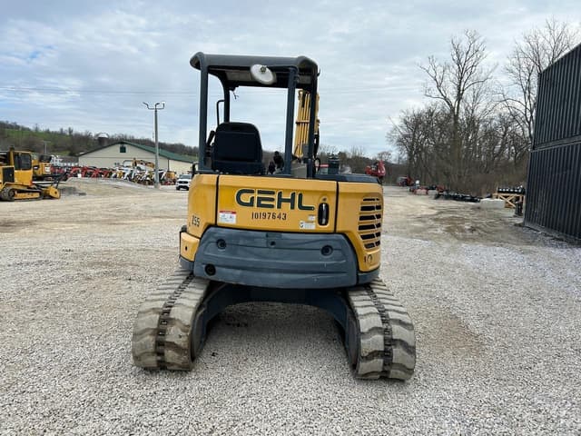 Image of Gehl Z55 equipment image 2