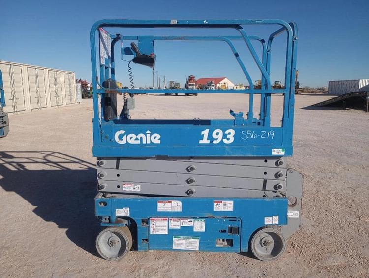 2016 Genie GS-1930 Equipment Image0