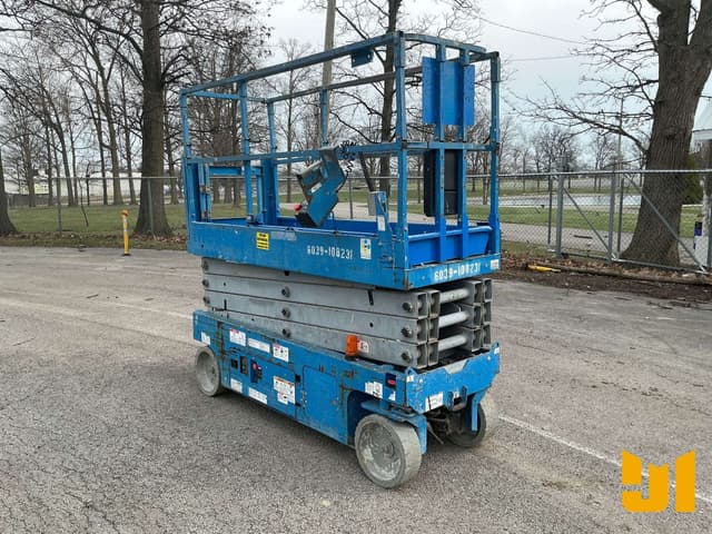 Image of Genie GS-2632 equipment image 2