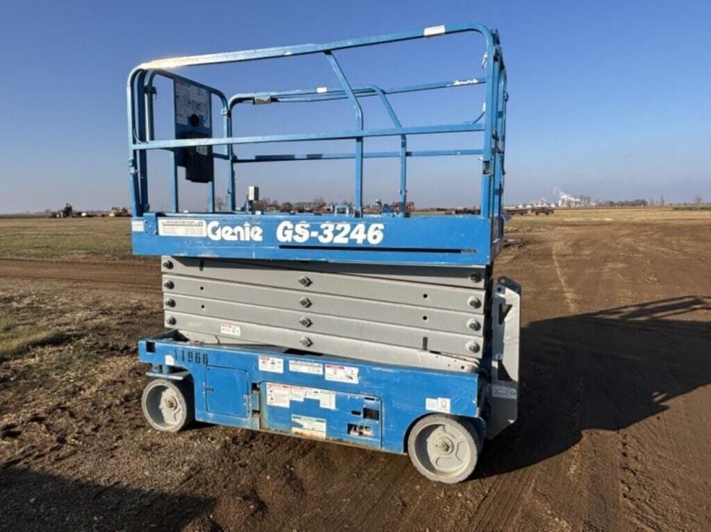 2016 Genie GS-3246 Equipment Image0