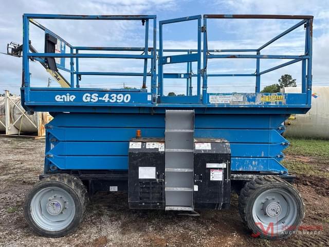 Image of Genie GS-4390 equipment image 4