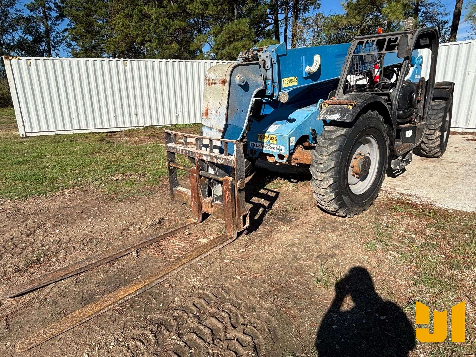 2016 Genie GTH844 Equipment Image0