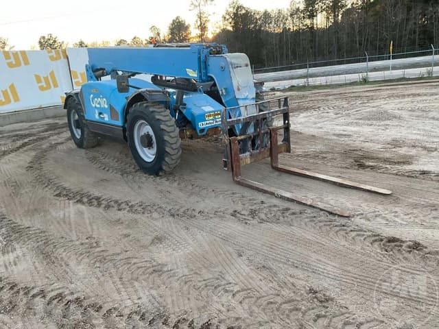 Image of Genie GTH844 equipment image 2