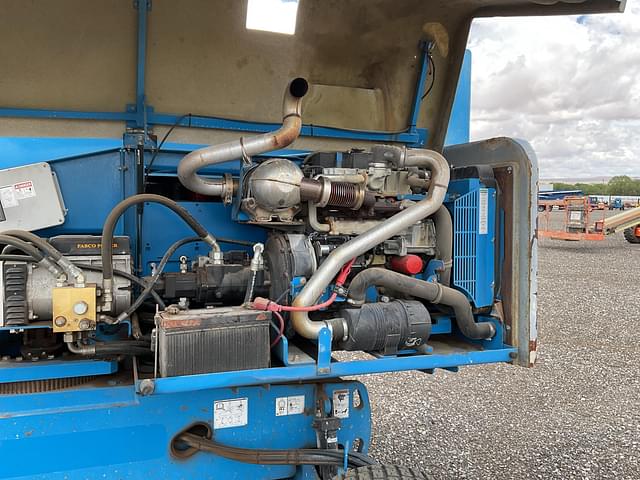 Image of Genie S-45 equipment image 4