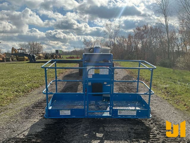 Image of Genie S-85 equipment image 2