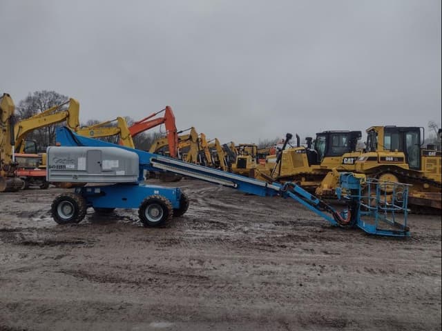 Image of Genie S-45 equipment image 2