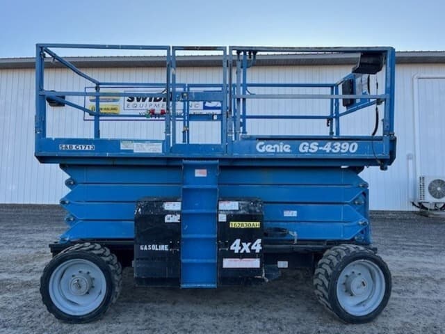 Image of Genie GS-4390 equipment image 1