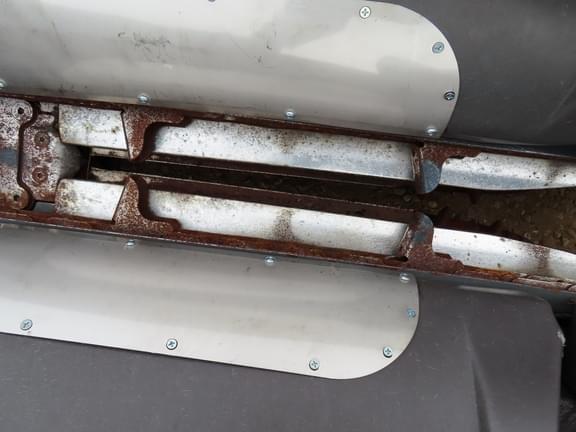 Image of Gleaner Command 3308 equipment image 2