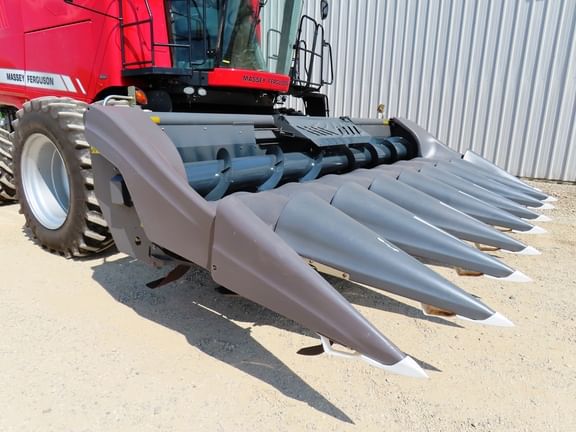 2016 Gleaner Command 3308 Equipment Image0