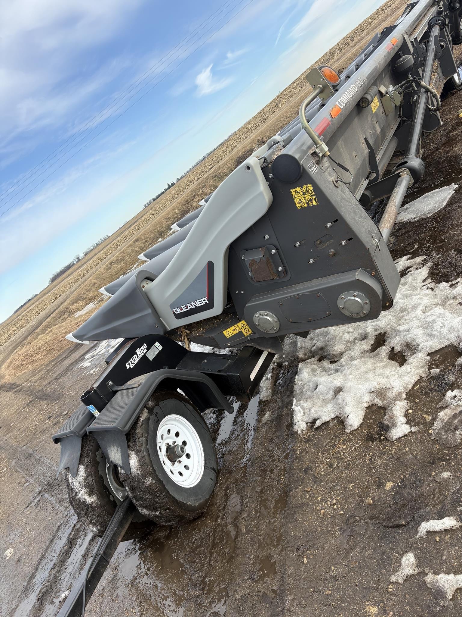 2016 Gleaner 3312C Equipment Image0