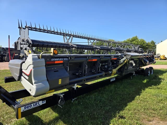 Image of Gleaner 9255 equipment image 1