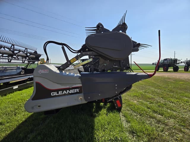 Image of Gleaner 9255 equipment image 3