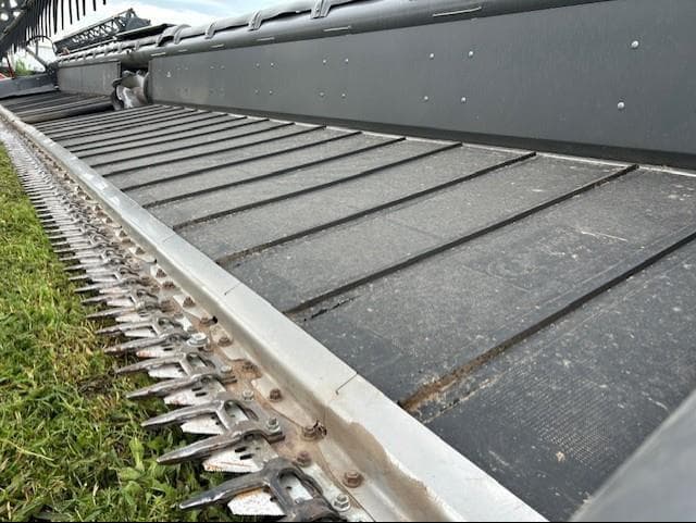 Image of Gleaner 9255 equipment image 1