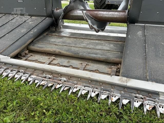 Image of Gleaner 9255 equipment image 3