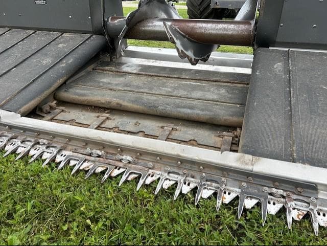 Image of Gleaner 9255 equipment image 3