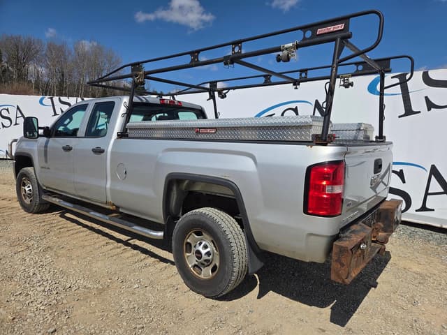 Image of GMC 2500HD equipment image 2