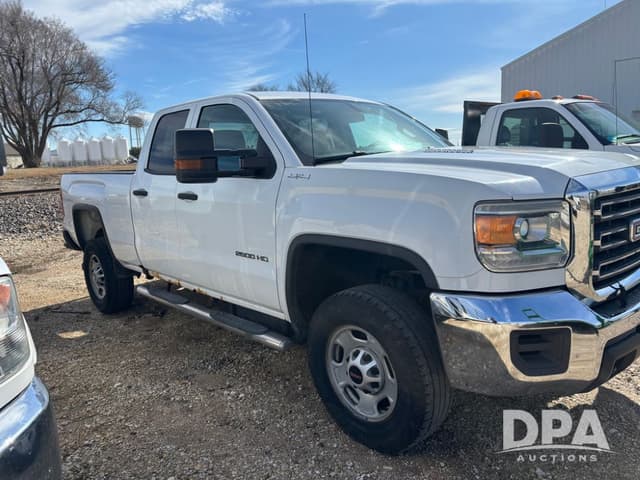 Image of GMC 2500HD equipment image 1