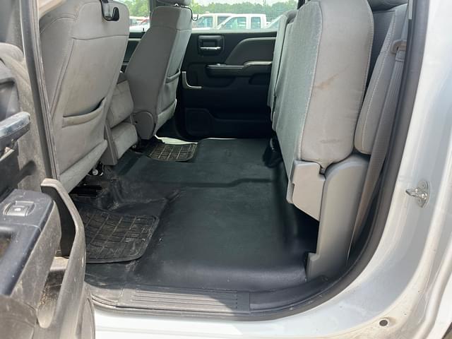 Image of GMC 2500HD equipment image 4