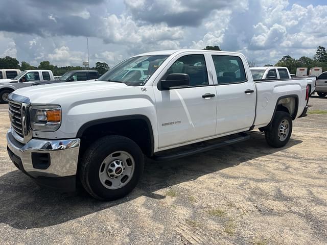 Image of GMC 2500HD equipment image 1