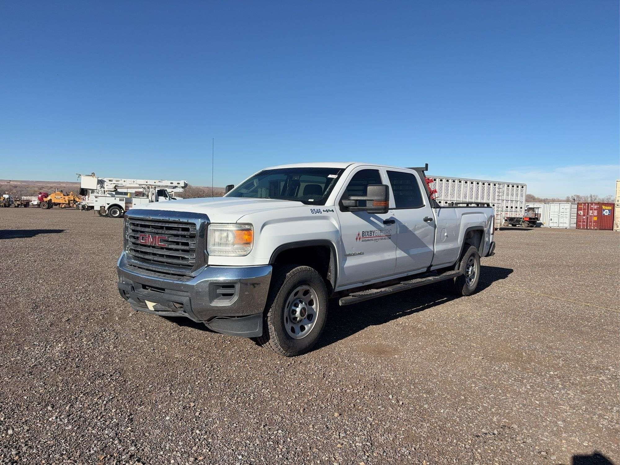 2016 GMC 2500HD Equipment Image0