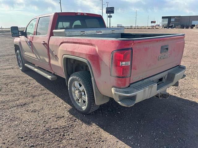 Image of GMC 2500HD equipment image 3